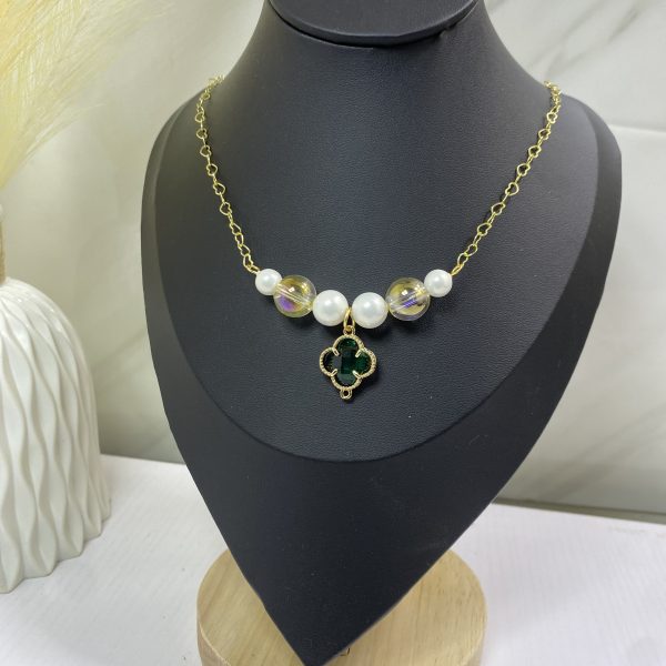 Sochi’s Éclat Roselle Clover Necklace