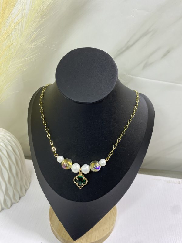 Sochi’s Éclat Roselle Clover Necklace - Image 4