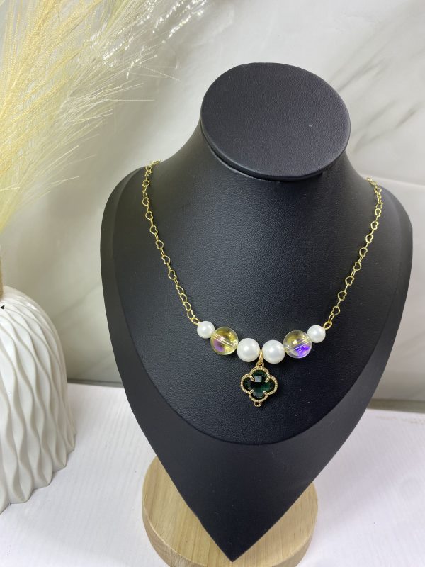 Sochi’s Éclat Roselle Clover Necklace - Image 3