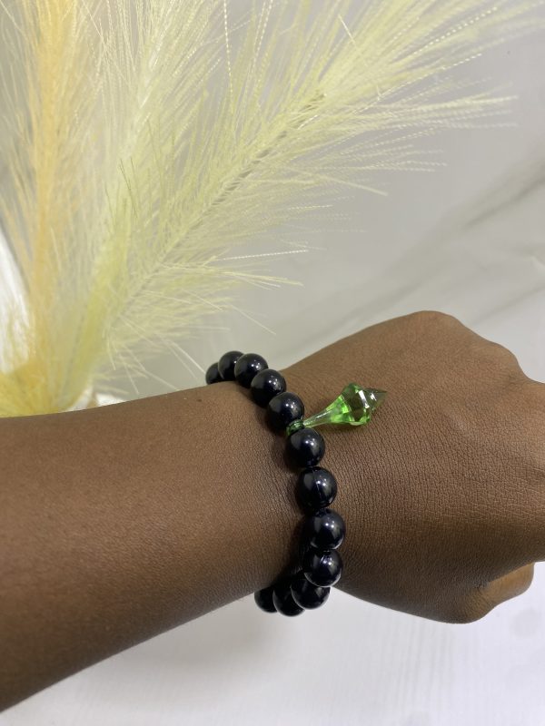 Sochi’s Éclat Essence Bracelet – Green Accent Edition - Image 3