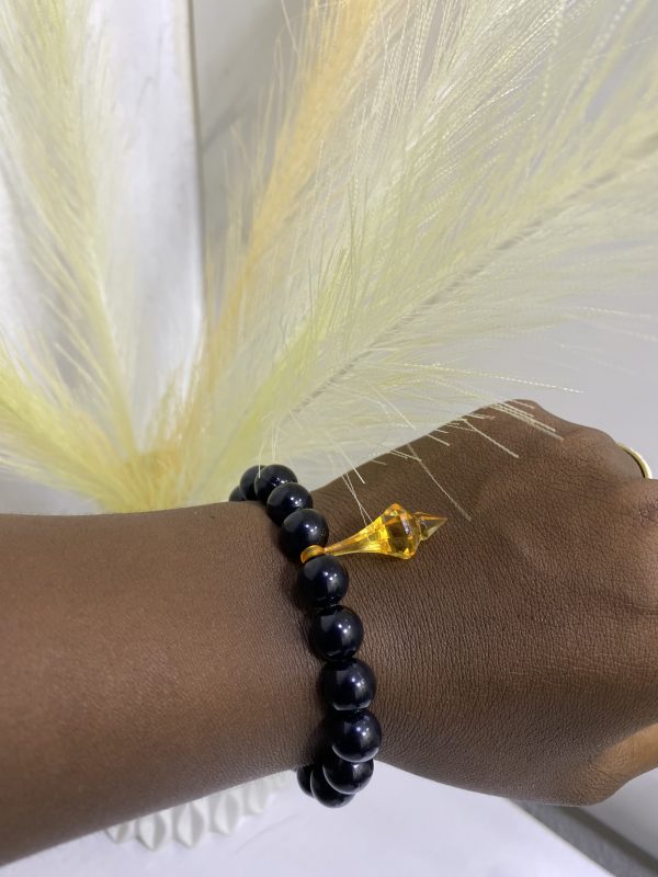 Sochi’s Éclat Essence Bracelet – Golden Accent Edition - Image 2