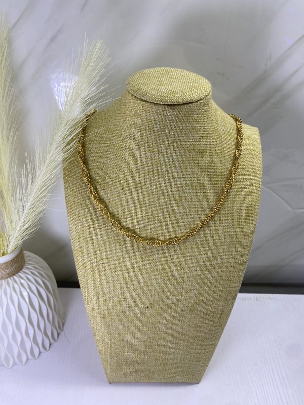 Sochi’s Éclat Imperius Necklace – Gold Spiral Edition - Image 2