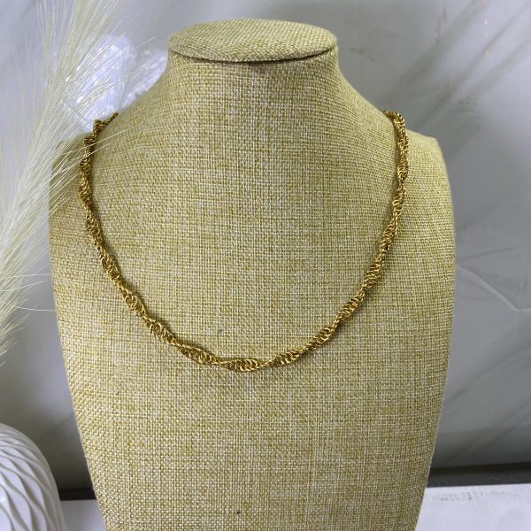 Sochi’s Éclat Imperius Necklace – Gold Spiral Edition