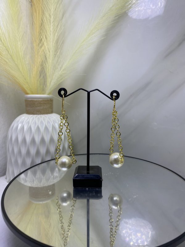 Sochi’s Éclat Serenelle Earrings – Pearl Drop Edition - Image 3