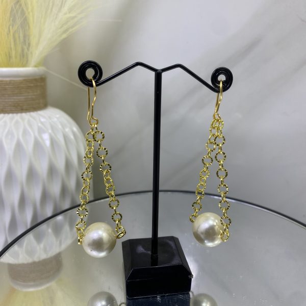 Sochi’s Éclat Serenelle Earrings – Pearl Drop Edition