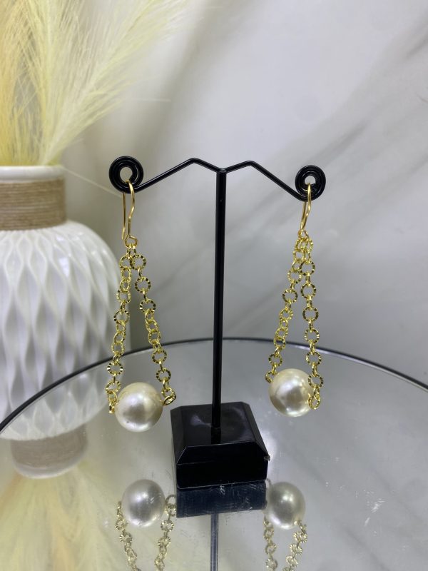 Sochi’s Éclat Serenelle Earrings – Pearl Drop Edition