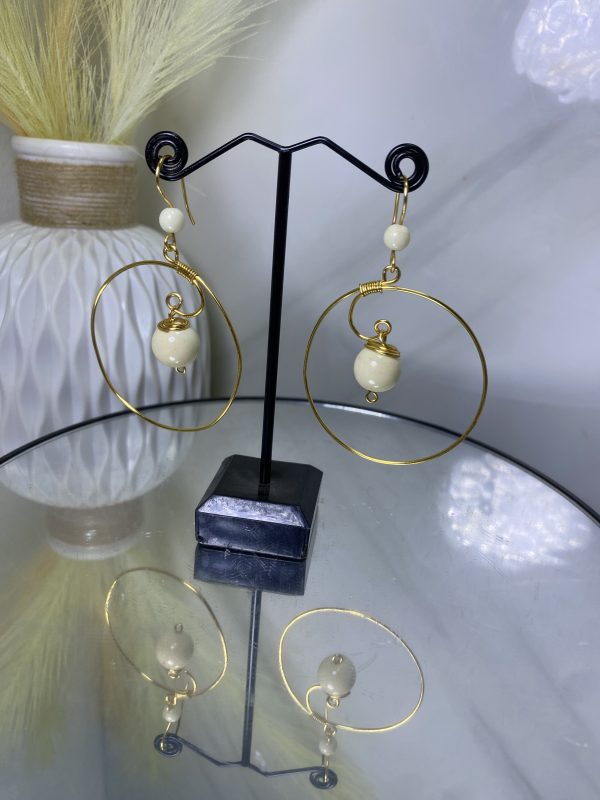 Sochi’s Éclat Lunaria Earrings – Ivory Halo Edition - Image 4