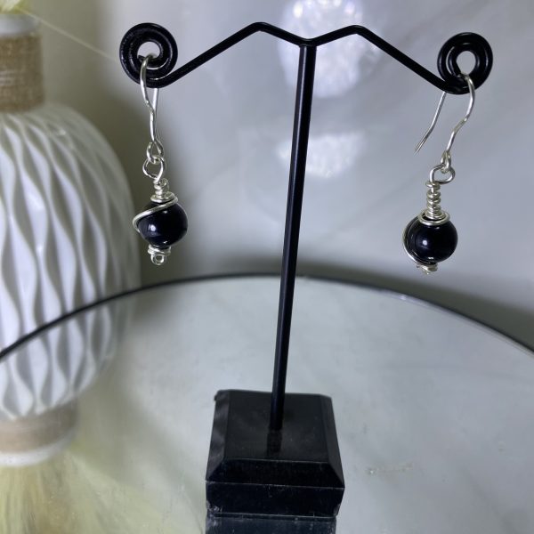 Sochi’s Éclat Essence Earrings – Black Bead Edition (Silver Wire)