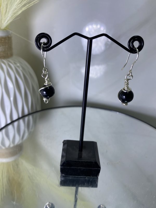 Sochi’s Éclat Essence Earrings – Black Bead Edition (Silver Wire)