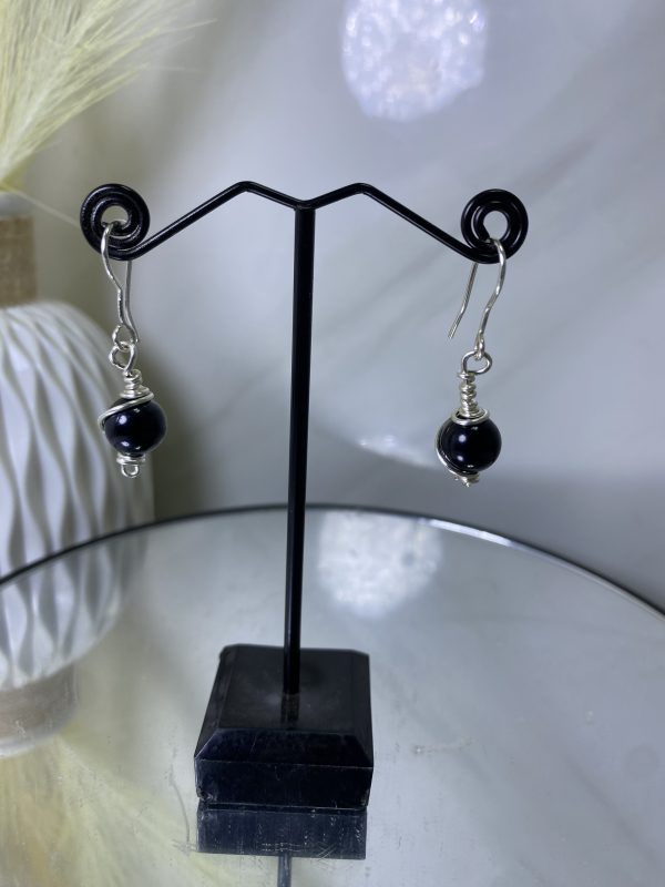 Sochi’s Éclat Essence Earrings – Black Bead Edition (Silver Wire) - Image 3